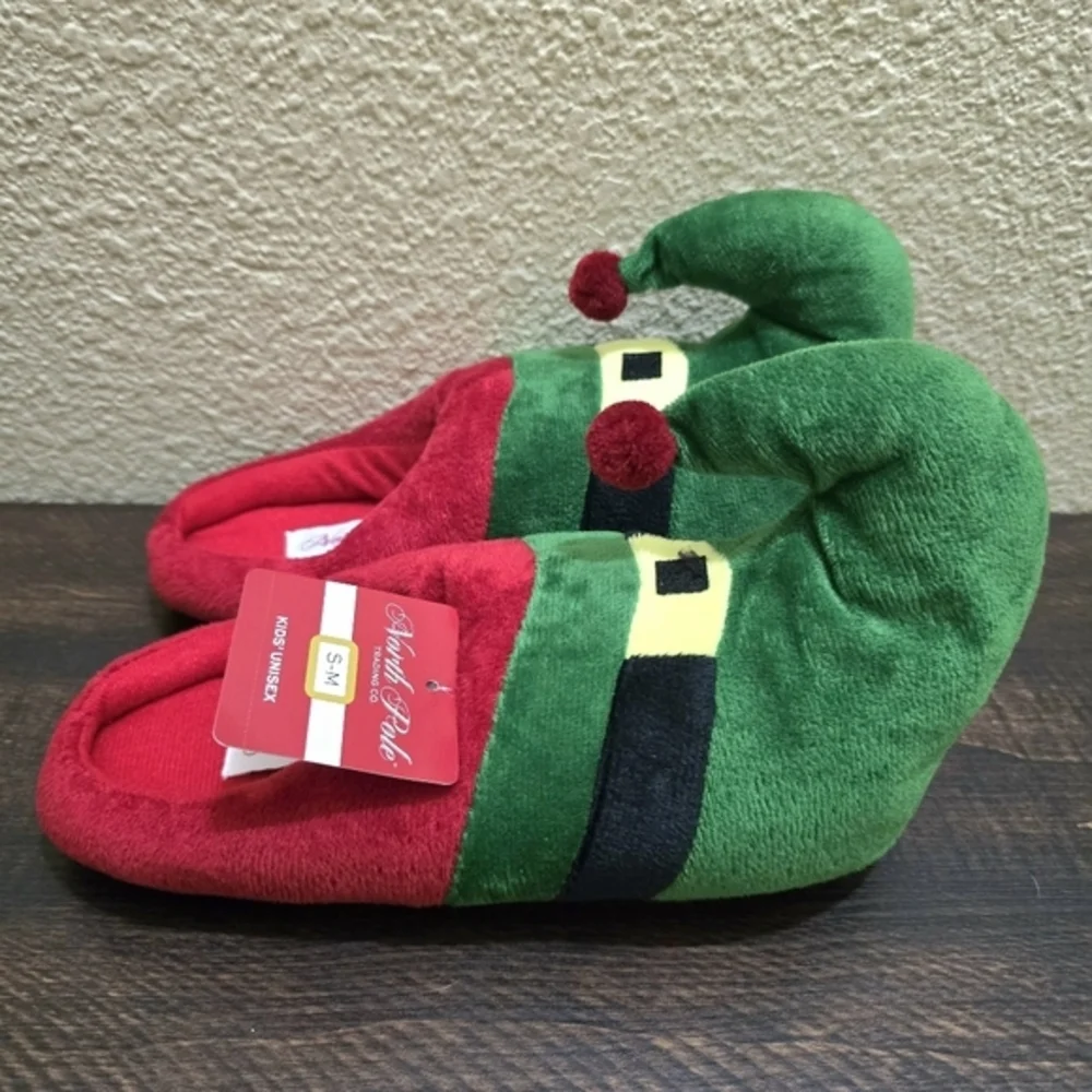 North Pole Big Kid's Elf Christmas Slippers Red Green NWT‎ Size S/M 2.5-3 Youth